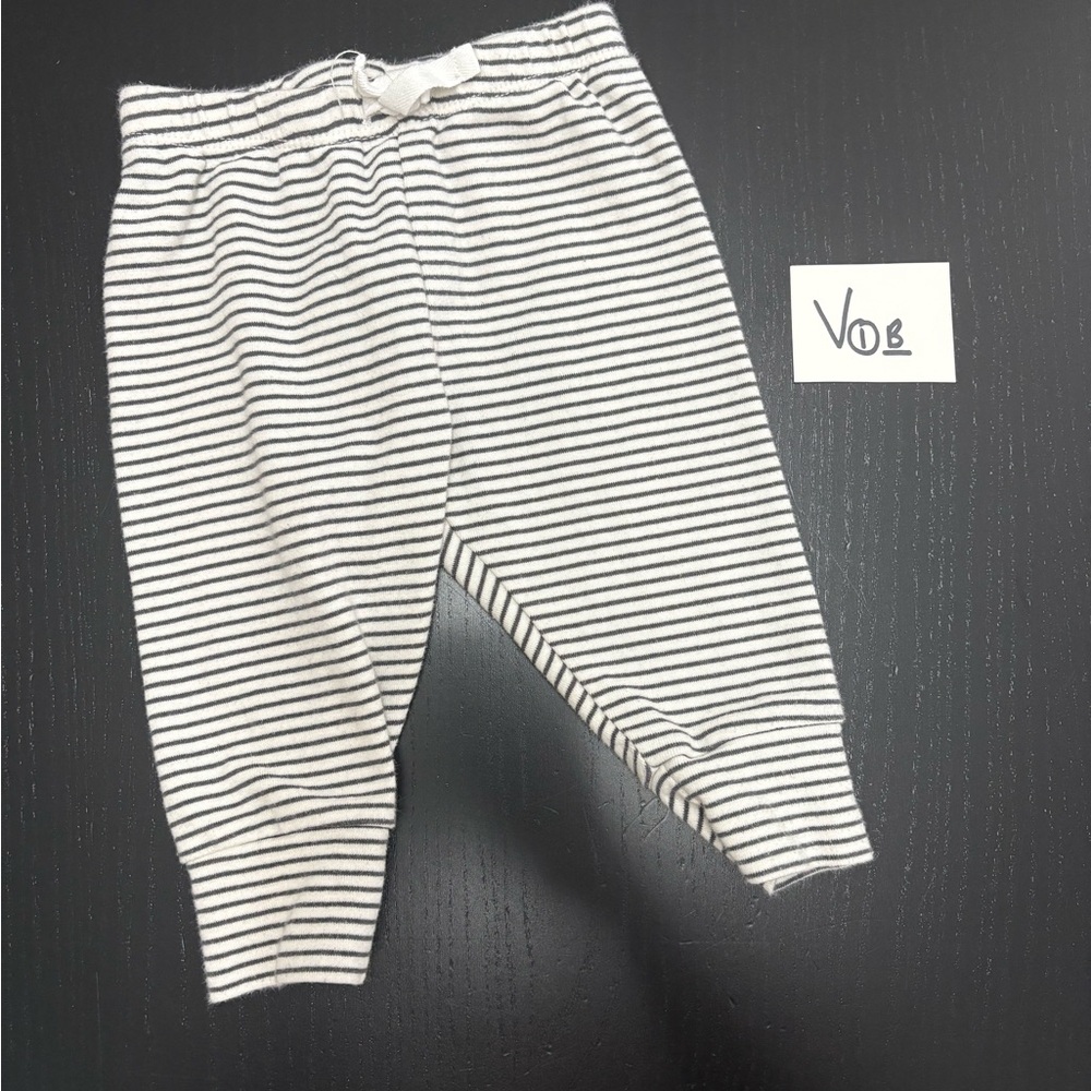 🧸 2/$5.00⭐️ GAP 3-6m Striped Cotten Pants